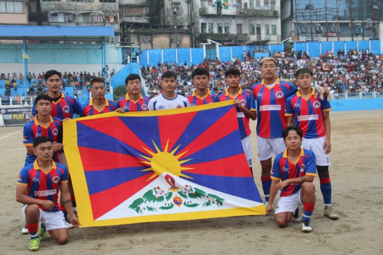 བོད་རྒྱལ་ཡོངས་སྐྱེས་པའི་རྐང་སྤོལ་རྩེད་འགྲན་པ་རྣམས།  པར་ Football Forever Kalimpong  ངོ་དེབ་ནས་བླངས།