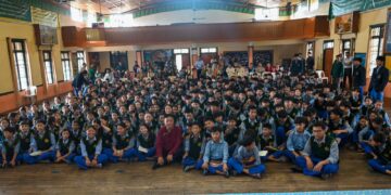 སྲིད་སྐྱོང་མཆོག་གིས་སུ་ཇཱ་བོད་ཁྱིམ་གྱི་དགེ་སློབ་རྣམས་ལ་གསུང་བཤད་གནང་། ༢༠༢༥།༠༨།༢༡ བོད་མིའི་སྒྲིག་འཛུགས་ཀྱི་པར།