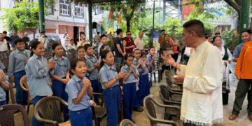 སྲིད་སྐྱོང་མཆོག་གིས་ལྡི་ལི་བསམ་ཡས་གླིང་བོད་ཁྱིམ་སློབ་གྲྭའི་གཟིགས་སྐོར་གནང་། ༢༠༢༥།༠༨།༡༣ བོད་མིའི་སྒྲིག་འཛུགས་ཀྱི་པར།