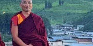 ཧོར་གཙང་ཀིརྟིའི་དགོན་གྱི་ཁྲི་ཚབ་དང་དཔེ་ཁྲིད་དགེ་རྒན་དགེ་བཤེས་ལྷ་རམས་པ་དཀོན་མཆོག་ཆོས་གྲགས་ལགས། པར་གནས་ཚུལ་མཁོ་སྤྲོད་པས་གནང་།