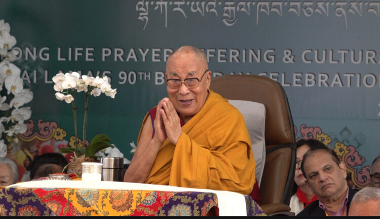 ༧གོང་ས་མཆོག་ལ་ལྷོ་ཤར་ཨེ་ཤ་ཡའི་ནང་པའི་རྒྱལ་ཁབ་ཁག་གིས་བརྟན་བཞུགས་བསྟར་འབུལ་ཞུས། ༢༠༢༥།༠༩།༢༠ དུས་བབ་ཀྱི་སྐུ་པར།