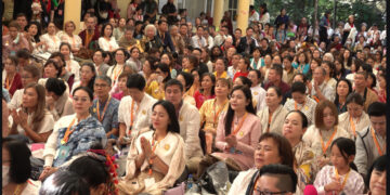 ༧གོང་ས་མཆོག་ལ་ལྷོ་ཤར་ཨེ་ཤ་ཡའི་ནང་པའི་རྒྱལ་ཁབ་ཁག་གིས་བརྟན་བཞུགས་བསྟར་འབུལ་ཞུས། ༢༠༢༥།༠༩།༢༠ དུས་བབ་ཀྱི་སྐུ་པར།