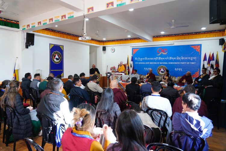 བོད་ཀྱི་རྒྱལ་ཡོངས་མང་གཙོ་ཚོགས་པའི་ཚོགས་ཆེན་ཐེངས་ ༡༠ པ་འཚོག་བཞིན་པ། ༢༠༢༥།༡༡།༢༤ དུས་བབ་ཀྱི་པར།