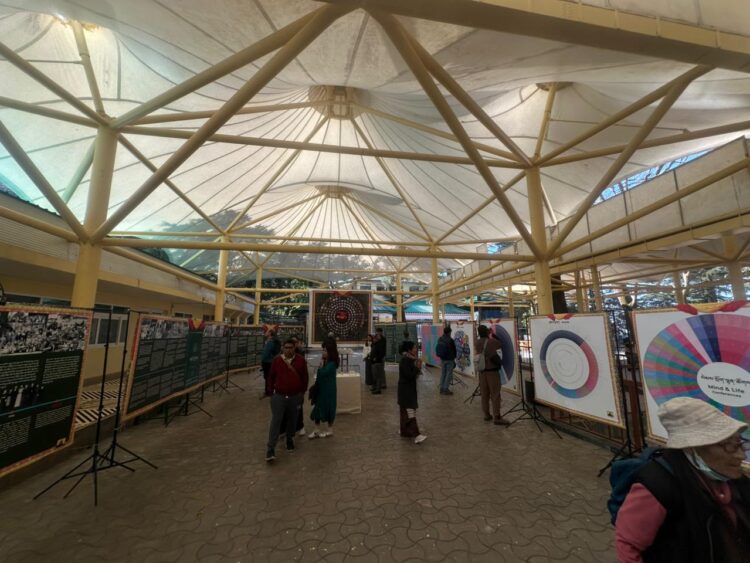 ༧གོང་ས་མཆོག་ནས་བོད་ཀྱི་ཆོས་སྲིད་ལུགས་གཉིས་ཀྱི་ཐུགས་འགན་བཞེས་ཏེ་ལོ་ངོ་ ༧༥ འཁོར་བའི་དུས་དྲན་གྱི་འགྲེམས་སྟོན། ༢༠༢༥།༡༡།༡༤ དུས་བབ་་ཀྱི་པར།