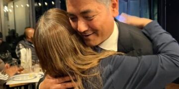 Aftab Pureval accepts congratulations following his reelection as Mayor of Cincinnati. Photo by Xiaojie Zavon