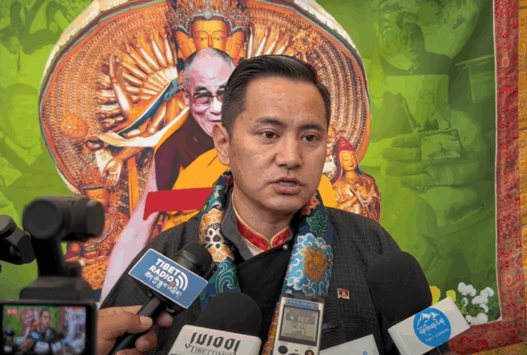 ཕྱི་དྲིལ་བོད་ཀྱི་འགྲེམས་སྟོན་ཁང་གི་འགན་འཛིན་བསྟན་འཛིན་སྟོབས་ལྡན་ལགས། ༢༠༢༥།༡༡།༡༤ བོད་ཀྱི་དུས་བབ་ཀྱི་པར