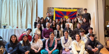 བོད་རིགས་གཞོན་སྐྱེས་འདུ་འཛོམས་ཐེངས་གཉིས་པ་ཚོགས་ཡོད། བོད་མིའི་སྒྲིག་འཛུགས་ཀྱི་པར།