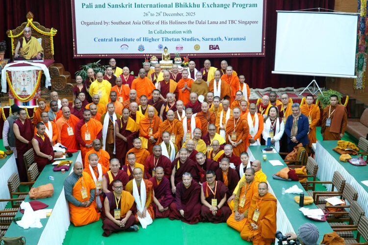 རྒྱལ་སྤྱིའི་པཱ་ལི་དང་ལེགས་སྦྱར་པའི་དགེ་འདུན་བར་ཤེས་རིག་བརྗེ་ལེན་གྱི་བགྲོ་གླེང་འཚོགས།