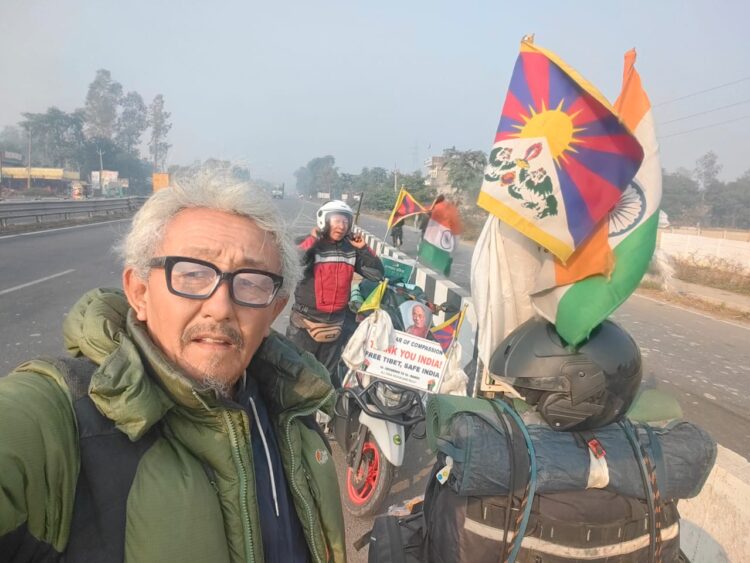 བོད་དོན་ལས་འགུལ་བ་འཇམ་དབྱངས་བསྟན་འཛིན་ལགས་དང་བློ་གྲོས་དཔལ་ལྡན་ལགས་གཉིས་ཀྱིས་རྒྱ་གར་གྱི་མངའ་སྡེ་ ༢༡ དང་རང་སྐྱོང་ས་ཁུལ་ ༢ ནང་སྦག་སྦག་སྐོར་སྐྱོད་ཀྱི་བོད་དོན་དྲིལ་བསྒྲགས་བྱེད་བཞིན་འདུག  པར་འབྲེལ་ཡོད་ཀྱིས་མཁོ་སྤྲོད་གནང་།