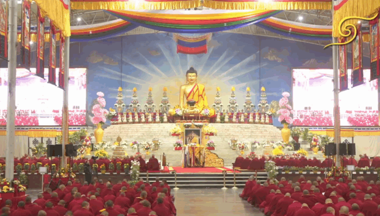 གནས་མཆོག་རྡོ་རྗེ་གདན་དུ་བཀའ་བརྒྱུད་སྨོན་ལམ་ཐེངས་བཞི་བཅུ་པ་འཚོག་བཞིན་པ། ༢༠༢༥།༡༢།༢༩ ཐད་གཏོང་ནས་པར་བླངས།