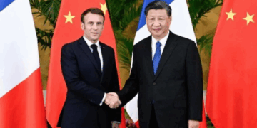 French President Emmanuel Macron meets with Chinese President Xi Jinping in 2022.