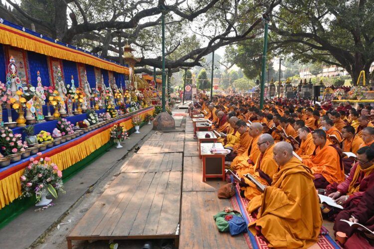 ཕྱི་ལོ་ ༢༠༢༦ ཟླ་ ༡ ཚེས་ ༡༣ ནས་༡༦ བར་དུ་རྡོ་རྗེ་གདན་དུ། མཁན་ཆེན་མཆོག་གི་འདས་མཆོད་སྨོན་ལམ་ཆེན་མོ་སྐབས་ ༢༢ པ་འཚོགས། པར་གོ་སྒྲིག་ཚོགས་ཆུང་གི་རྒྱུན་ལས་སྤྲུལ་སྐུ་མཁྱེན་རྩེ་ལགས་ཀྱི་ངོ་དེབ་ནས་བླངས།