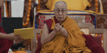 ༧གོང་ས་རྒྱལ་བ་རིན་པོ་ཆེ་མཆོག་ནས་དགེ་འདུན་པ་ཞལ་གྲངས་ ༥༤ ལ་བསྙེན་རྫོགས་ཀྱི་སྡོམ་པ་སྩལ། སྐུ་པར་དགའ་ལྡན་ཕོ་བྲང་གི་བརྙན་ནས་བླངས། ༢༠༢༦།༡།༢༢