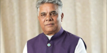 རྒྱ་གར་གྲོས་ཚོགས་འོག་མའི་འཐུས་མི་སྐུ་ཞབས་ར་ཇིབ་བྷ་ཌ་ཝ་ཇི་ལགས། དྲ་ལམ་གྱི་པར།