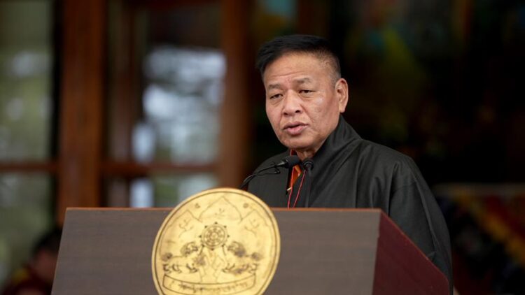 བོད་མིའི་སྒྲིག་འཛུགས་ཀྱི་སྲིད་སྐྱོང་སྤེན་པ་ཚེ་རིང་མཆོག་གིས་གསུང་བཤད་གནང་བཞིན་པ། ༢༠༢༦།༢།༢༢ དུས་བབ་གསར་ཁང་གི་པར།