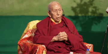 ཁྲི་ཟུར་ཟམ་གདོང་རིན་པོ་ཆེ་མཆོག་གིས་གོ་སྟོན་བཀྲ་ཤིས་བསྟོད་དབྱངས་ཐོག་བཀའ་སློབ་བསྩལ། པར་ཐད་གཏོང་ལས་བླངས།