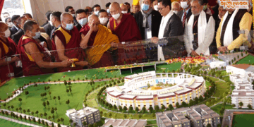 ༧གོང་ས་ཏཱ་ལའི་བླ་མ་བོད་དང་རྒྱ་གར་གནའ་བོའི་རིག་གཞུང་ལྟེ་གནས་ཁང་གི་རྩིག་རྨང་འཇོག་གནང་མཛད། ༢༠༢༢།༡།༣  དུས་བབ་ཀྱི་པར།