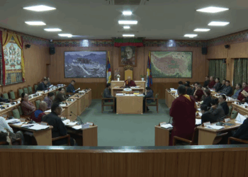 སྐབས་བཅུ་བདུན་སྤྱི་འཐུས་གྲོས་ཚོགས་ཚོགས་དུས་བཅུ་གཅིག་པའི་ལས་ཉིན་དྲུག་པ། བོད་མིའི་སྒྲིག་འཛུགས་ཀྱི་པར།