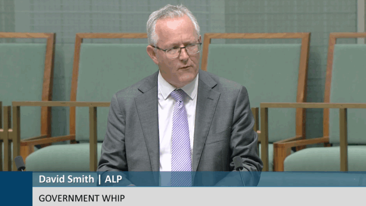 གསུམ་བཅུའི་དུས་དྲན་ཉིན་ཨོ་གླིང་གྲོས་ཚོགས་འོག་མའི་ནང་གྲོས་ཚོགས་འཐུས་མི་ཌི་ཝི་ཌི་སི་མི་ཐི་ལགས་ཀྱིས་བོད་དོན་ཐོག་གཏམ་བཤད་གནང་། པར་ཐད་གཏོང་ནས་བླངས།