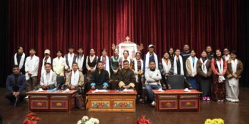 བོད་ཀྱི་ཟློས་གར་ཚོགས་པའི་ནང་མོན་ཡུལ་གྱི་སློབ་ཕྲུག་ ༡༢ རིན་མེད་ཐོག་སློབ་འཇུག་གནང་།