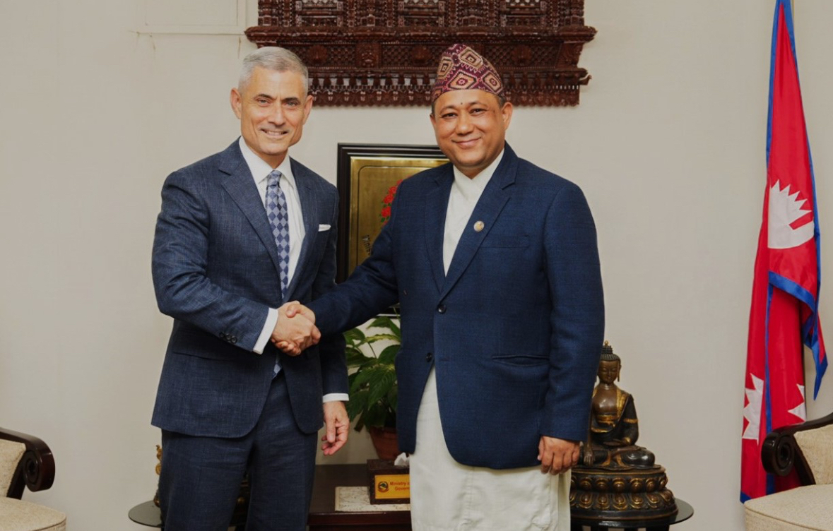 ཨ་རིའི་ཕྱི་སྲིད་དྲུང་ཆེས་བལ་ཡུལ་གྱི་སྐྱབས་བཅོལ་བོད་མིའི་ཡིག་ཆའི་དཀའ་ངལ་སེལ་དགོས་པའི་འབོད་སྐུལ་གནང་།