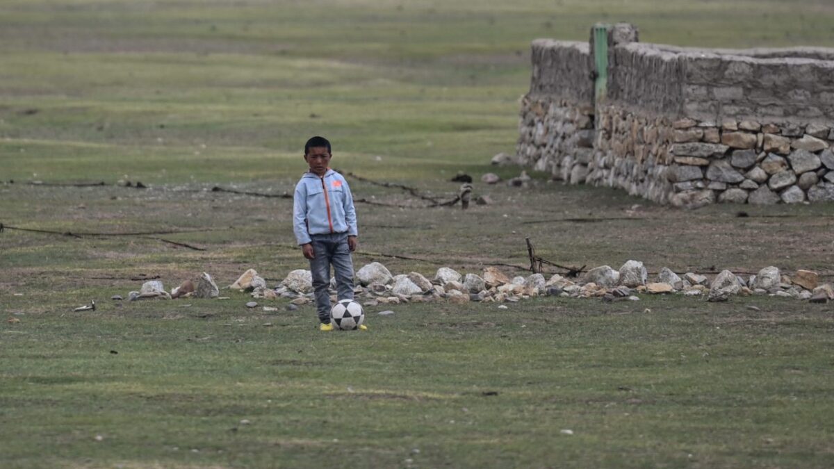 འགྲོ་བ་མིའི་ཐོབ་ཐང་ལྟ་ཞིབ་ཁང་གིས་རྒྱ་ནག་གིས་བོད་ཀྱི་སྐད་ཡིག་རྩ་མེད་གཏོང་ཐབས་བྱེད་བཞིན་པ་ཐེར་འདོན་གནང་།