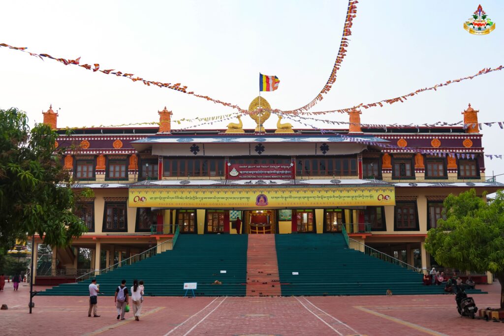 སྤྱི་འཐུས་ཨ་ཀྲུག་ཚེ་བརྟན་ལགས་འབྲས་སྤུངས་དགོན་མང་གྲྭ་ཚང་གི་སྐྱིད་སྡུག་ནས་ཕྱིར་འབུད་བཏང་།