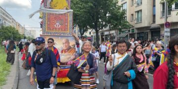 འཇར་མན་གྱི་རྒྱལ་ས་བྷར་ལིན་དུ་བྷར་ལིན་སྣ་མང་རིག་གཞུང་དུས་སྟོན་ཐོག་འཇར་འཁོད་བོད་རིགས་ཚོགས་པ་དང་བོད་ཀྱི་ཟློས་གར་ཚོགས་པ་ཟུང་འབྲེལ་གྱིས་བོད་ཀྱི་ཐུན་མོང་མ་ཡིན་པའི་རིག་གཞུང་འཁྲབ་སྟོན་དང་གཟིགས་འབུལ་ཞུ་བཞིན་པ། བོད་མིའི་སྒྲིག་འཛུགས་ཀྱི་པར། ༢༠༢༦།༥།༢༤