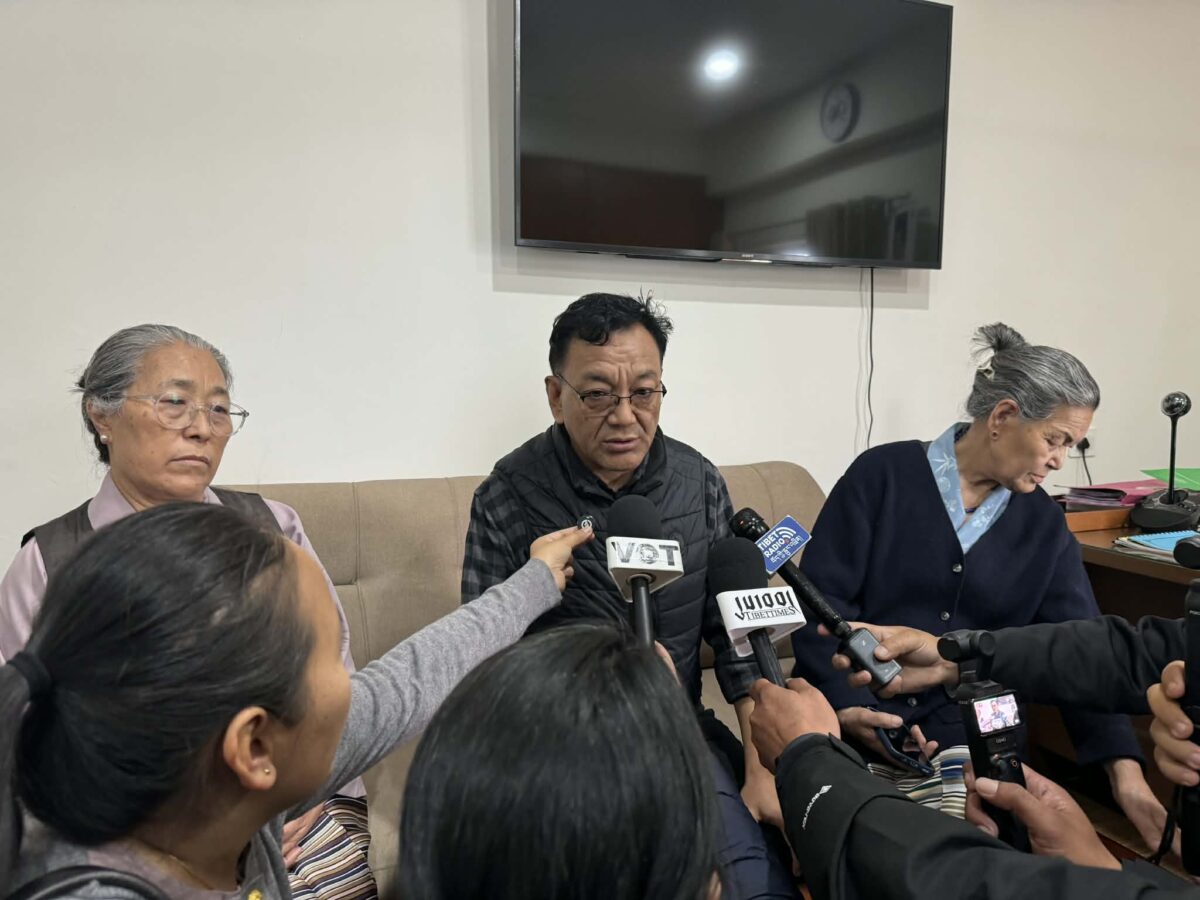 དབུས་འོས་བསྡུ་ལས་ཁང་ཆེས་མཐོའི་ཁྲིམས་ཞིབ་ཁང་ལ་གཏུགས།