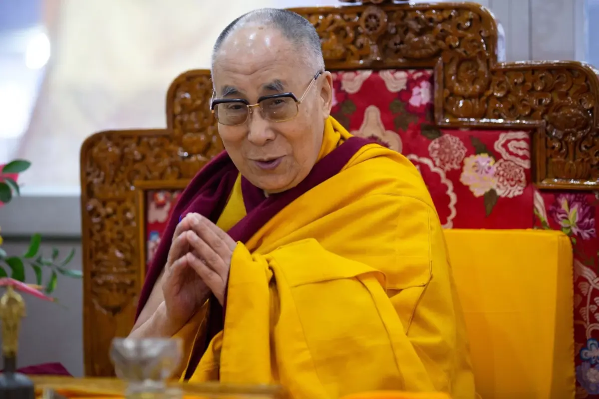 ༧གོང་ས་མཆོག་ནས་གནས་བརྟན་སྡེ་བའི་ལུགས་ཀྱི་ས་ག་ཟླ་བར་འཚམས་འཕྲིན་མཛད།