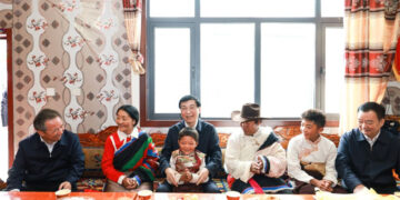 Wang made a research tour in Tibet from July 19 to 22. [Xinhua/Liu Bin]