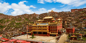 རང་བཙན་བློ་དགའ་ལགས་ཀྱི་ཕ་ཡུལ། ལྷ་སའི་དཔྱིད་ཀ་ཞེས་པའི་སྟེགས་བུའི་པར།