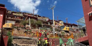 ཉེ་ལམ་རྒྱ་ནག་གིས་བླ་རུང་སྒར་གཏོར་བཤིག་གཏོང་སྐབས། བོད་ཀྱི་དུས་བབ་གསར་ཁང་གི་པར།