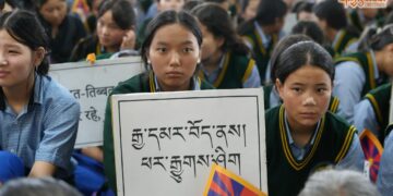 དྷ་སར་བཀའ་སྤྱི་གཉིས་ཀྱིས་ལས་འགུལ་སྤེལ་སྐབས། བོད་ཀྱི་དུས་བབ་གསར་ཁང་གི་པར། ༢༠༢༦།༨།༢༠