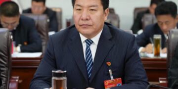 བྲག་དཀར་རྫོང་གི་རྫོང་དཔོན་འབྲུག་འབུམ་རྒྱལ།