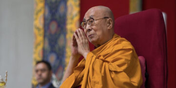 ༧གོང་ས་རྒྱལ་བ་རིན་པོ་ཆེ་མཆོག དགའ་ལྡན་ཕོ་བྲང་གི་སྐུ་པར།