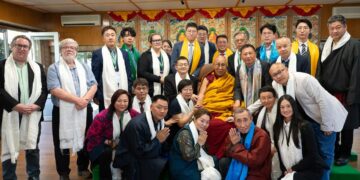 ༧གོང་ས་མཆོག་ནས་རྒྱ་རིགས་དམངས་གཙོ་དོན་གཉེར་བ་ཁག་ཅིག་ལ་མཇལ་ཁ་བསྩལ། དགའ་ལྡན་ཕོ་བྲང་གི་སྐུ་པར། ༢༠༢༦།༩།༥