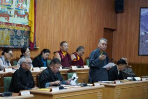 དང་བླངས་དཔྱ་དངུལ་གྱི་ཡོང་འབབ་ག་ཚོད་ཡིན་ནམ།