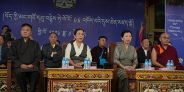 དམངས་གཙོའི་ཀ་བ་གསུམ་གྱི་མཛད་གཙོ་རྣམ་པ། དུས་བབ་ཀྱི་པར།