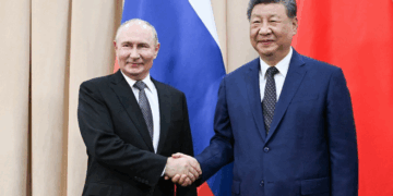 Russian President Vladimir Putin and Chinese President Xi Jinping  in Bishkek, Kyrgyzstan, on Monday. | SPUTNIK / VIA REUTERS