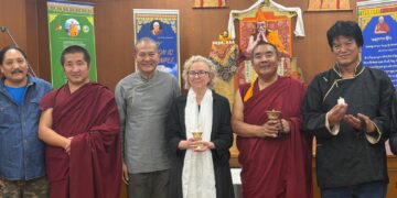པར་བློ་བཟང་ལུང་རྟོགས་ལགས་ཀྱིས་མཁོ་འདོན་བྱས།