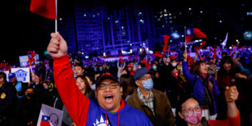 Supporters of Hou Yu-ih, a candidate for Taiwan's presidency from the main opposition party Kuomintang (KMT), attend a campaign event in Keelung, Taiwan January 4, 2024. REUTERS/Ann Wang/file photo