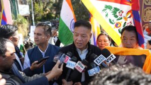 གཞུང་ཁོངས་མིན་པའི་ཚོགས་པ་ལྔས་ཞི་བའི་གོམ་བགྲོད་ཀྱི་ལས་འགུལ་ཞིག་སྤེལ་མགོ་བཙུགས་སོང་།