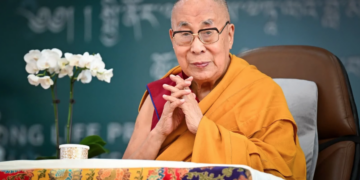 This photo was captured by our volunteer photographer, Lee Lay Na, on 20 September 2025 at the Long Life Offering Ceremony, co-organised by the Tibetan Buddhist Centre and six Buddhist organisations from Southeast Asia and South Korea.
