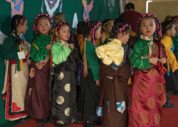 པར་རྩོམ་པ་པོས་མཁོ་སྤྲོད་བྱས།