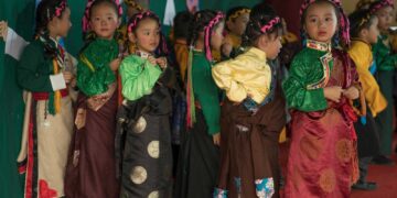 པར་རྩོམ་པ་པོས་མཁོ་སྤྲོད་བྱས།