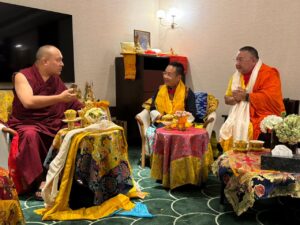 དཔལ་༧རྒྱལ་བ་ཀརྨ་ཨོ་རྒྱན་འཕྲིན་ལས་རྡོ་རྗེ་མཆོག་འབྲས་ལྗོངས་སུ་ཕེབས་འཆར་འདུག